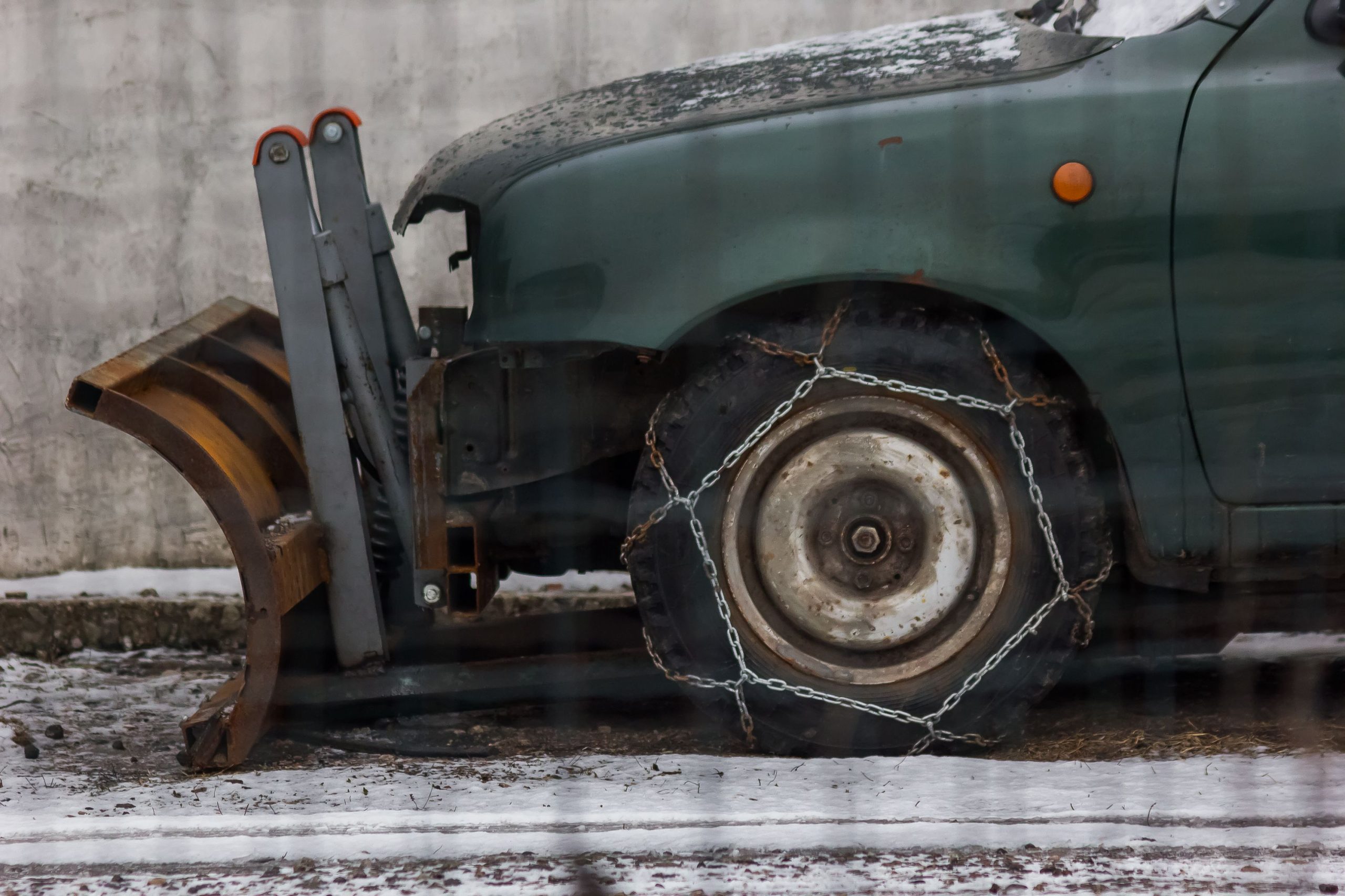 Chaines neige sur pneus camion chasse-neige