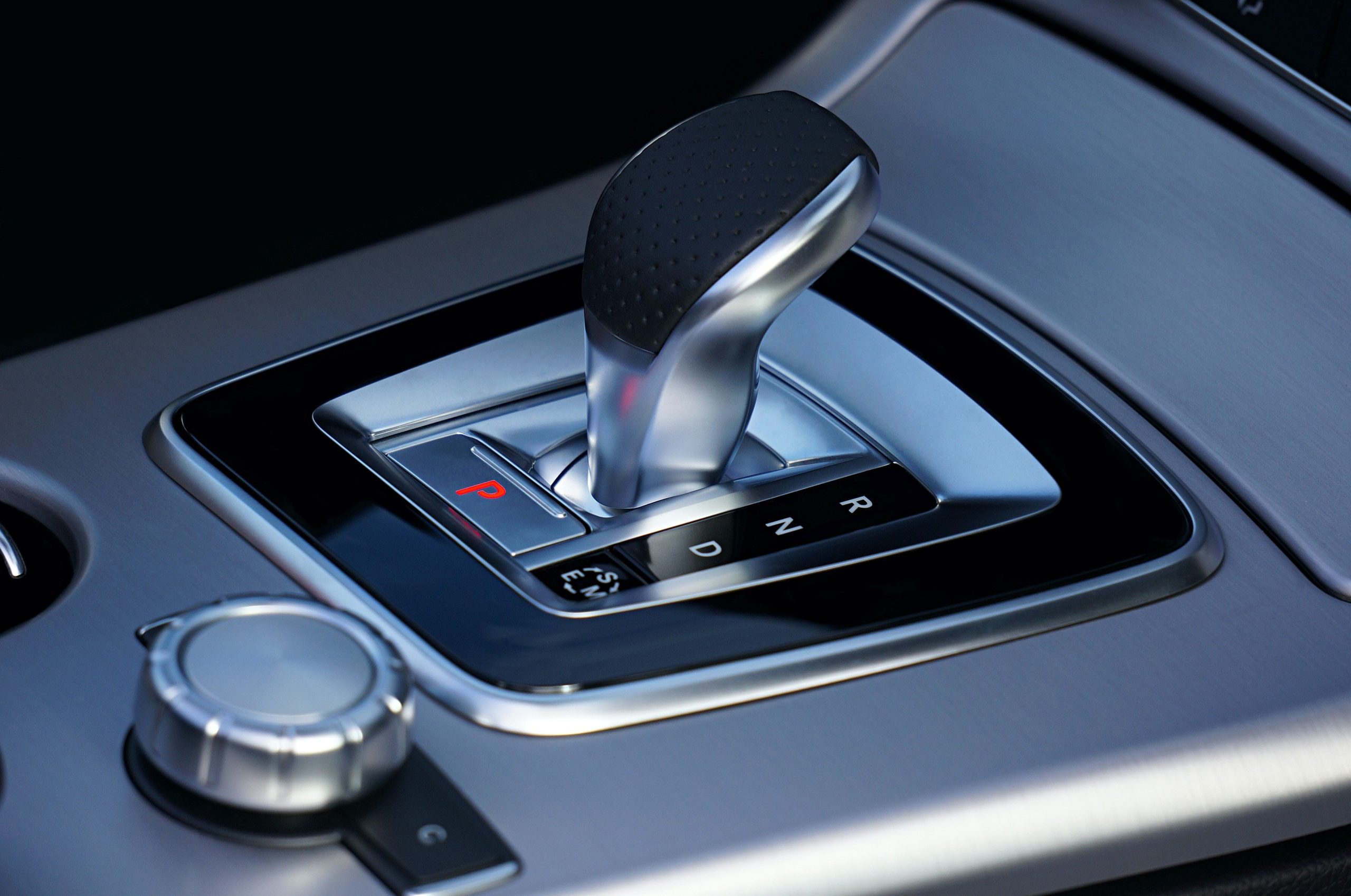 Levier de vitesse automatique moderne et design