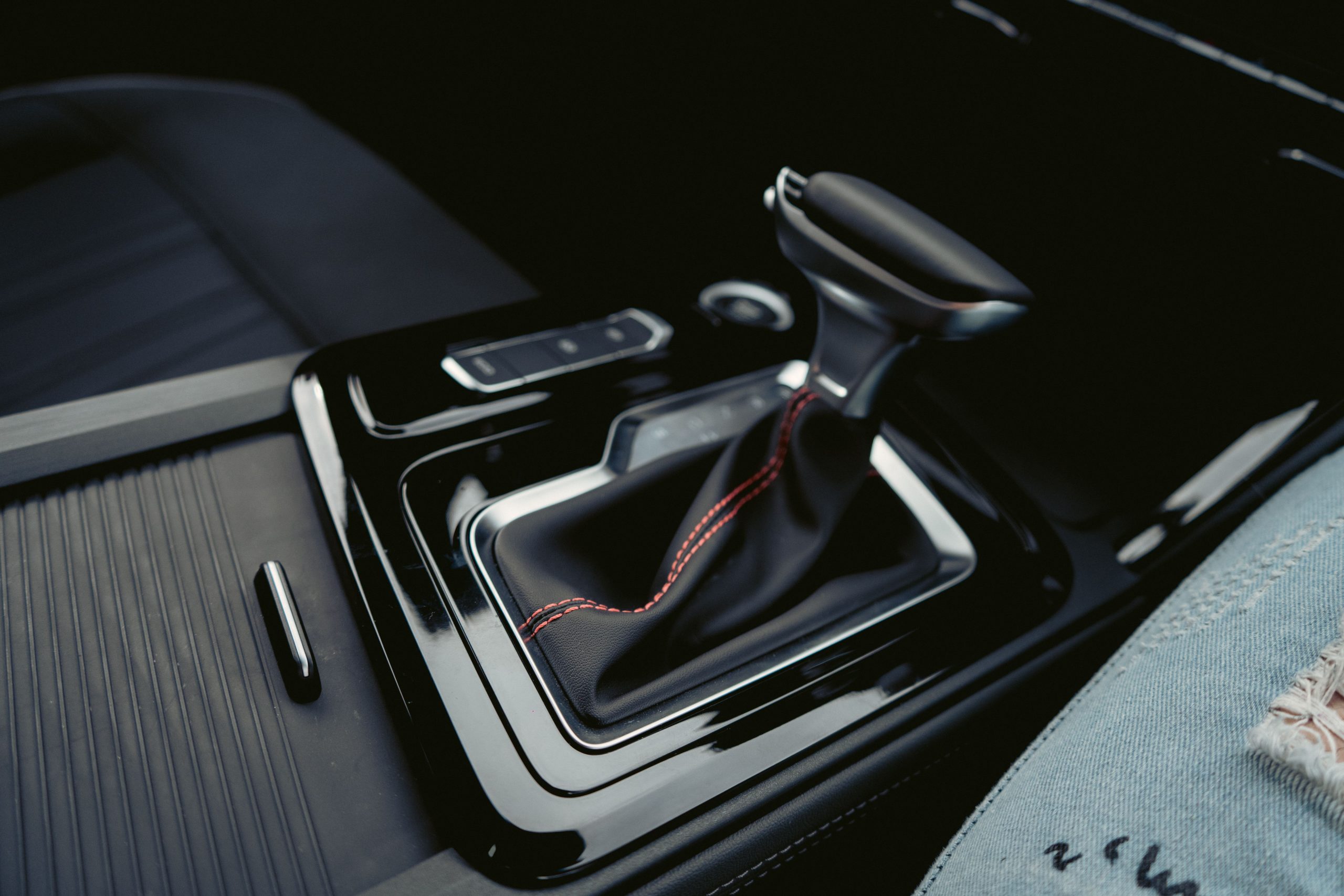 Levier de vitesse cuir chrome Audi luxe