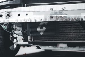 Radiateur voiture et composants mécaniques détaillés